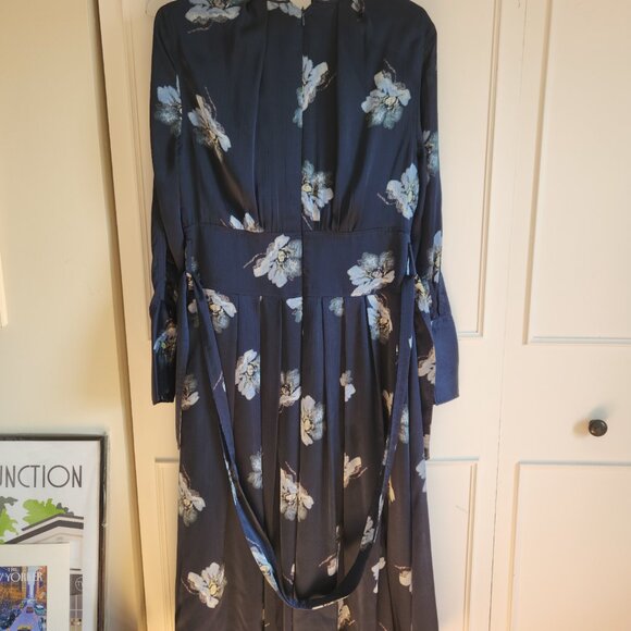 Club Monaco Navy Blue Long Sleeve Dress - Worn Once - Picture 6 of 9